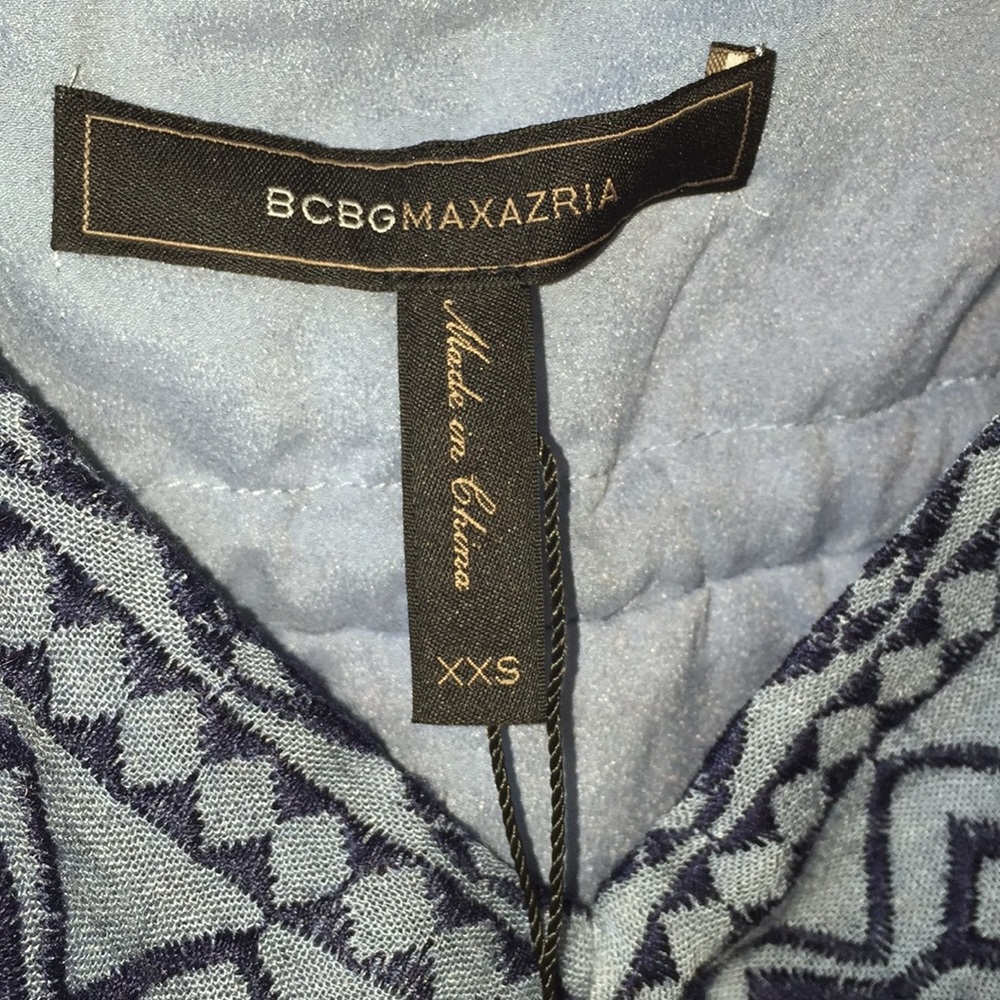 BCBG top - Picture 2 of 4